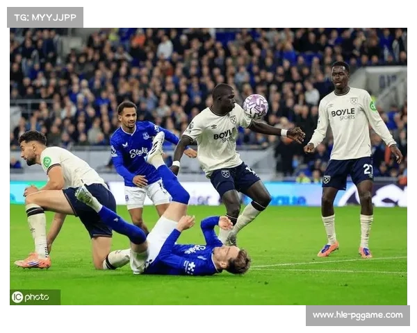 西汉姆联伤病潮加剧，努诺尝试多种阵容调整效果不佳